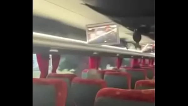 Velká Blowjob and fucking in a public bus teplá trubice