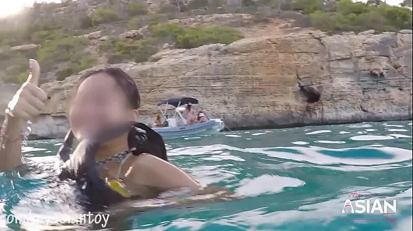 Suuri REAL Outdoor public sex, showing pussy and underwater creampie lämmin putki