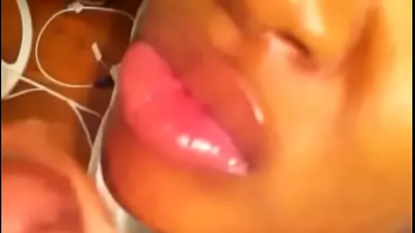 Big Pretty chick takes a huge Cumshot to the face warm Tube