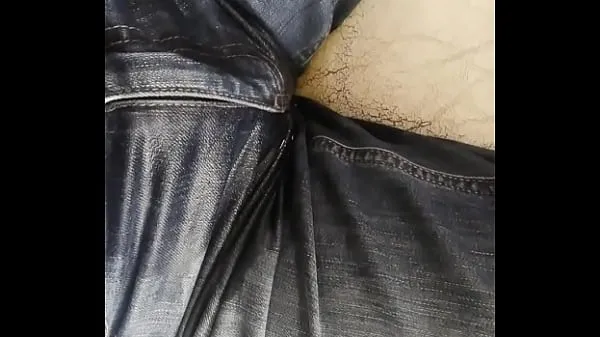 Nagy Peeing in Jeans meleg cső