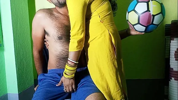 Nagy Indian XXX girl sex playing pussy fucking with volleyball Coach! Girl Sex MMS meleg cső