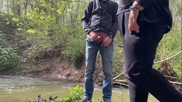 Stort Sexy Horny Fat Stranger with a Gorgeous Ass at the Lakeside Jerking My Cock varmt rør