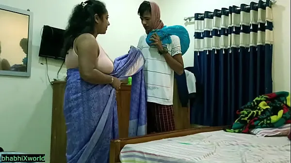 Stort Hot Indian Bhabhi Sex with Poor Boy! Desi Hardcore Sex varmt rør