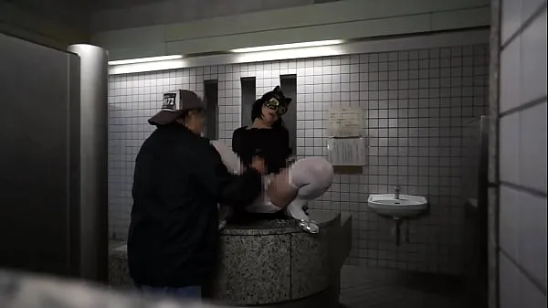 Velika Japanese transvestite Ayumi handjob public toilet 002 topla cev