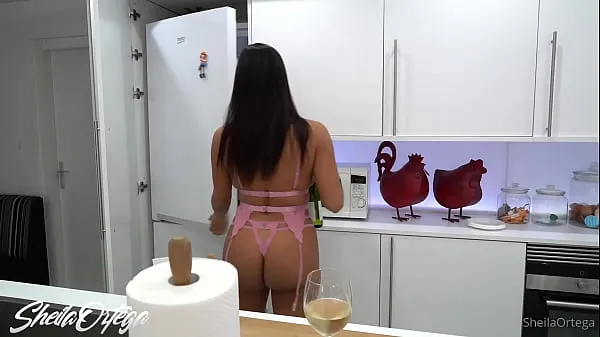 Büyük Big boobs latina Sheila Ortega doing blowjob with real BBC cock on the kitchen sıcak Tüp