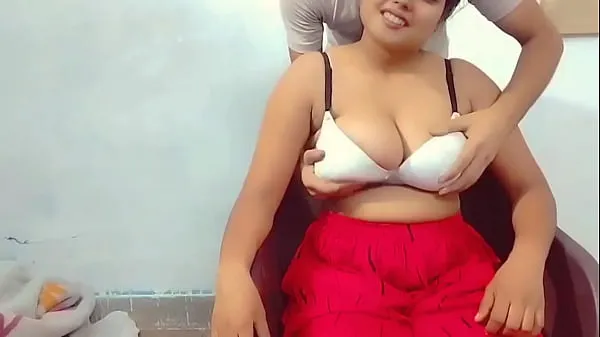 My landlady made me give her a massage. Then I caught her boobs were very big xxx soniya Tiub hangat besar