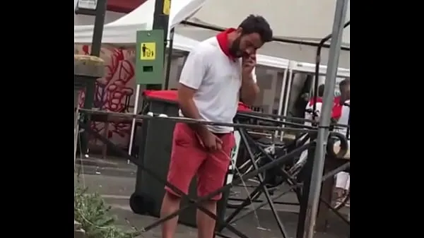 Big Pissing at the fair in public warm Tube