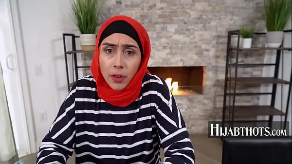 Stepmom In Hijab Learns What American MILFS Do- Lilly Hall Tabung hangat yang besar