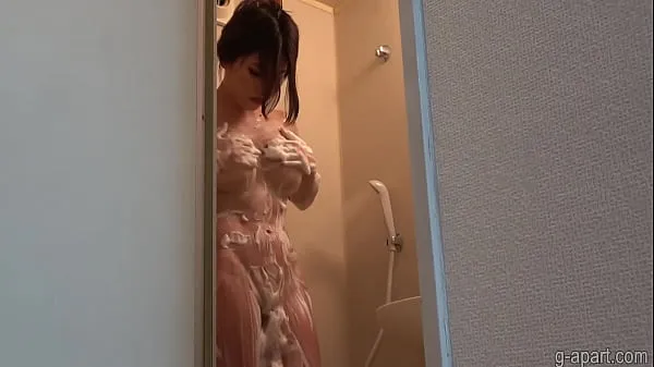 Glamorous Girl REMI Shower on Webcam Tiub hangat besar