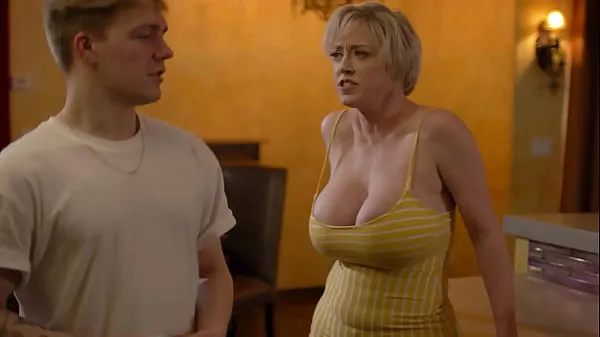 Mature Step Mom with HUGE Tits Desesperately Try seduces her stepson أنبوب دافئ كبير