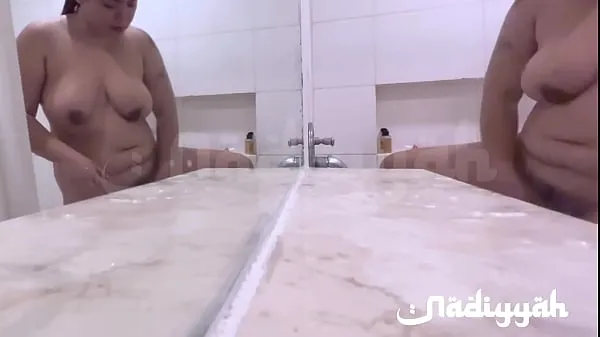 大Beautiful Arab Chubby Wife with Big Tits Taking a Bath暖管