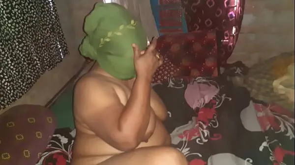 Stepmother gets turned on by her stepson and decides to seduce him Tiub hangat besar