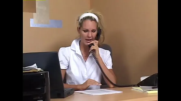 Stort Fucking in the office with hungry MILF varmt rør