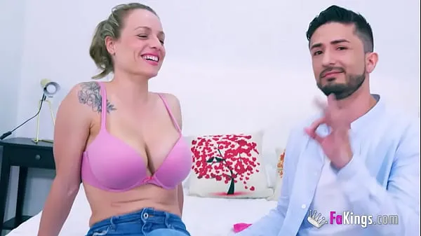 Ống ấm áp This busty mommy has LET LOOSE! Lara Cruz wants to try young rookies lớn