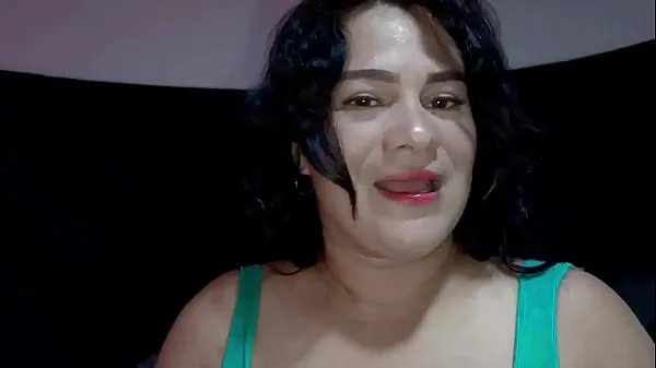 I'm horny, I want to be fucked, my wet pussy needs big cocks to fill me with cum, do you come to fuck me? I'm your chubby busty, I'm your bitch Tabung hangat yang besar