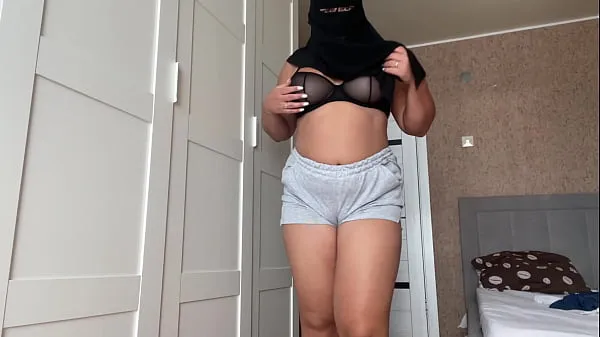 Velká Arab hijab girl in short shorts got a wet pussy orgasm teplá trubice