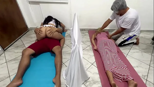 Ống ấm áp I FUCK THE BEAUTIFUL WOMAN MASSEUSE NEXT TO MY WIFE WHILE THEY GIVE HER MASSAGES - COUPLE MASSAGE SALON lớn