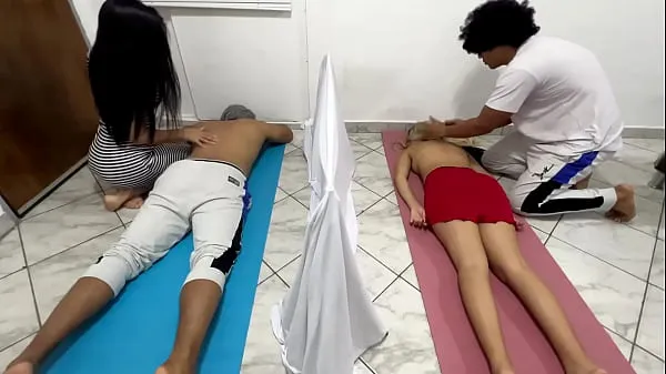 The Masseuse Fucks the Girlfriend in a Couples Massage While Her Boyfriend Massages Her Next Door NTR Tiub hangat besar