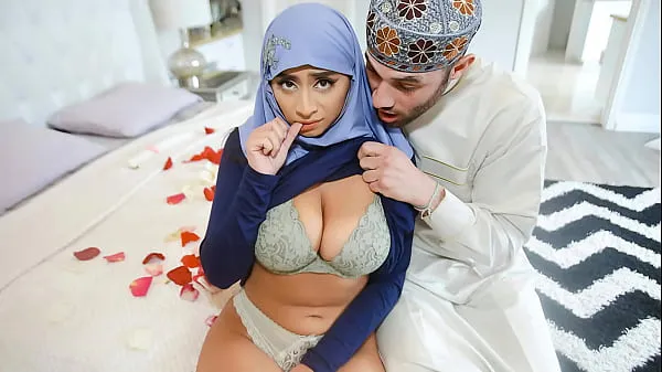 Arab Husband Trying to Impregnate His Hijab Wife - HijabLust Tiub hangat besar