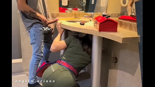 Stort Plumber at work, choose the biggest tool | Monster cock for the only ass that can handle all the enormities varmt rör