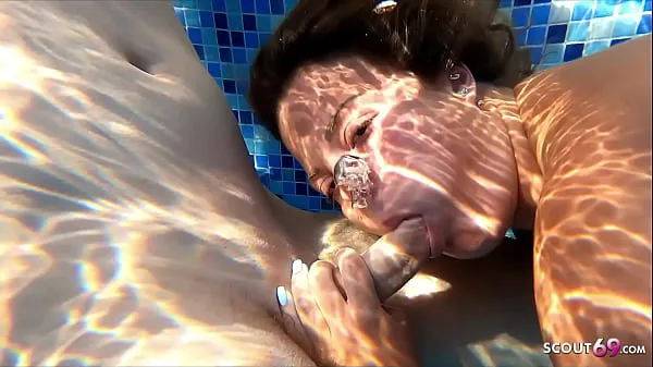 Grote Underwater Sex with Curvy Teen - German Holiday Fuck after caught him Jerk warme buis