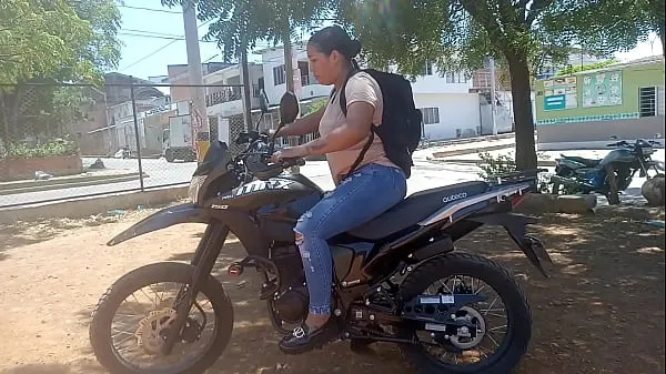 Büyük I teach my neighbor how to ride a motorcycle and in return she gives me her vagina sıcak Tüp