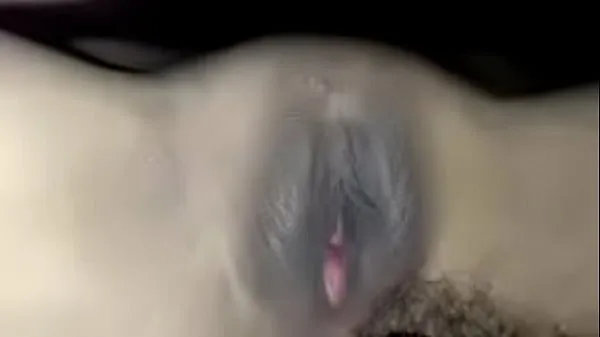 बड़ी Licking a beautiful girl's pussy and then using his cock to fuck her clit until he cums in her wet clit. Seeing it makes the cock feel so good. Playing with the hard cock doesn't stop her from sucking the cock, sucking the dick very well, cummin गर्म ट्यूब