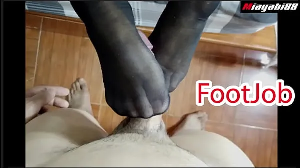 Μεγάλος Thai couple has foot sex wearing stockings Use your feet to jerk your husband until he cums θερμός σωλήνας