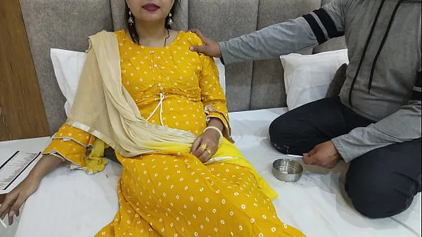 Duża Desiaraabhabhi - Indian Desi having fun fucking with friend's mother, fingering her blonde pussy and sucking her tits ciepła tuba
