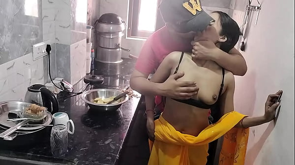 Ống ấm áp Hot Desi Bhabhi Kitchen Sex With Husband lớn