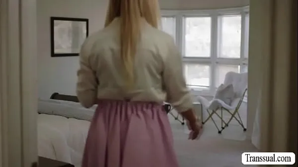 Stort Blonde real estate agent fucked by her TS buyer varmt rør