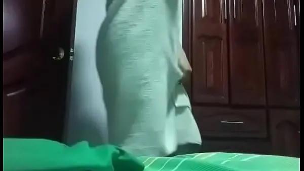 Veľká Homemade video of the church pastor in a towel is leaked. big natural tits teplá trubica