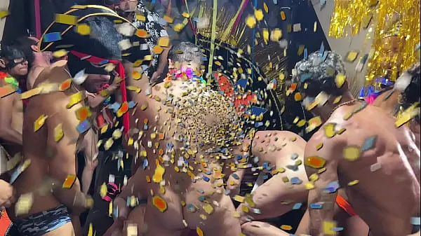 Stort Suruba de Machos no Carnaval Brasileiro - Carnival Orgy in Brazil varmt rør