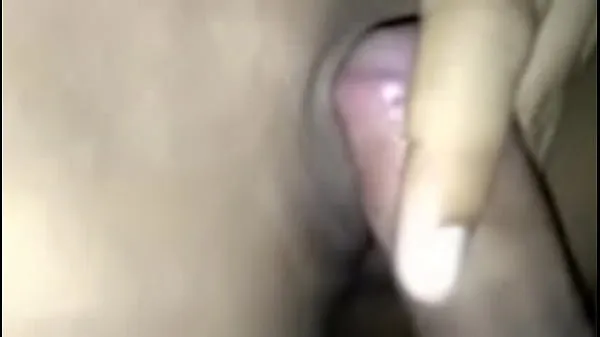 Stort Spreading the pussy of a pretty girl, stuffing his cock in her pussy hole until he cums on her clit, it's very exciting varmt rør