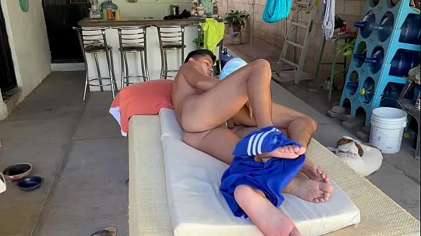 Gran Hot Mexicans play with the bottom's ass before breaking his anus and filling his hole with sementubo caliente