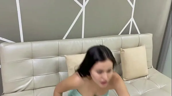 Grande Beautiful young Colombian pays her apprentice engineer with a hard ass fuck in exchange for some renovations to her house tubo quente