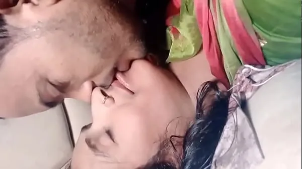 Indian Bhabhi Fucking from Dever While Alon at home أنبوب دافئ كبير