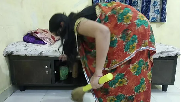 Suuri Desi sister-in-law was cleaning her house and her brother fucked her lämmin putki