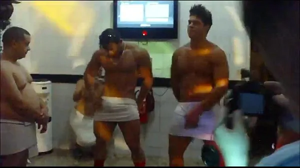Gogo Boys @ sauna أنبوب دافئ كبير